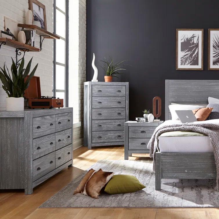 Montauk Solid Wood 32.5'' W 5 - Drawer Dresser