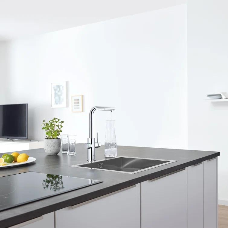 Blue Pull Out Single Handle Kitchen Faucet with Accessories