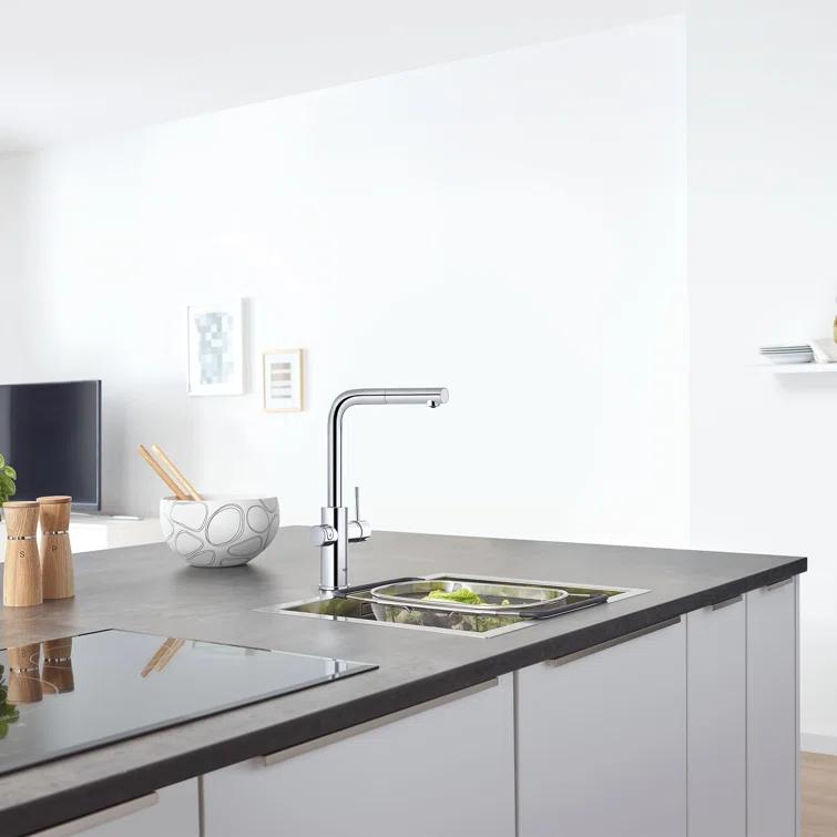 Blue Pull Out Single Handle Kitchen Faucet with Accessories