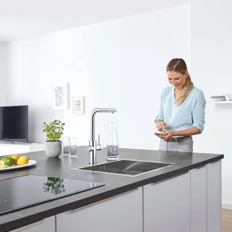 Blue Pull Out Single Handle Kitchen Faucet with Accessories
