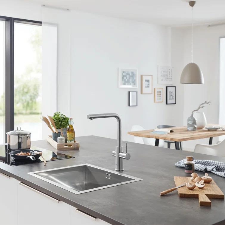 Blue Pull Out Single Handle Kitchen Faucet with Accessories