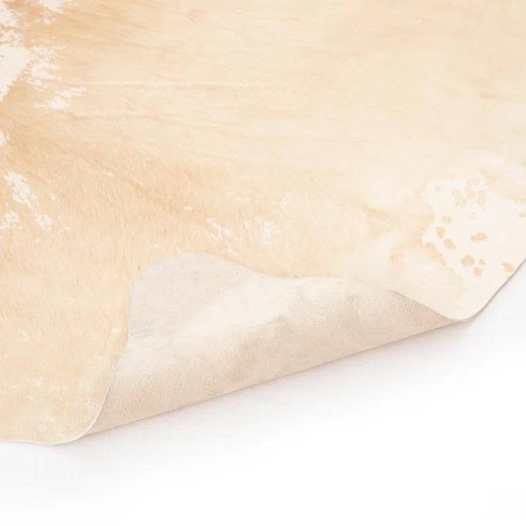 McFadden Cowhide Rug - Natural / 5' x 7'