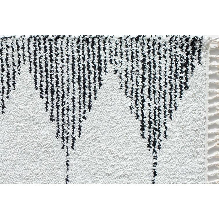 Qi Mason Shag Tribal Heath White Area Rug