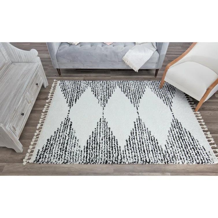 Qi Mason Shag Tribal Heath White Area Rug