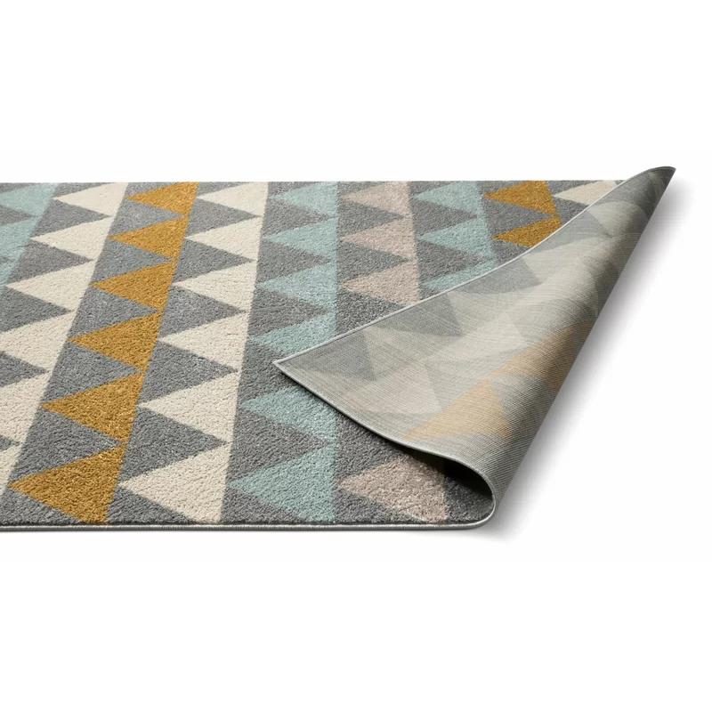 Nova Gray Geometric 5' x 7' Synthetic Area Rug