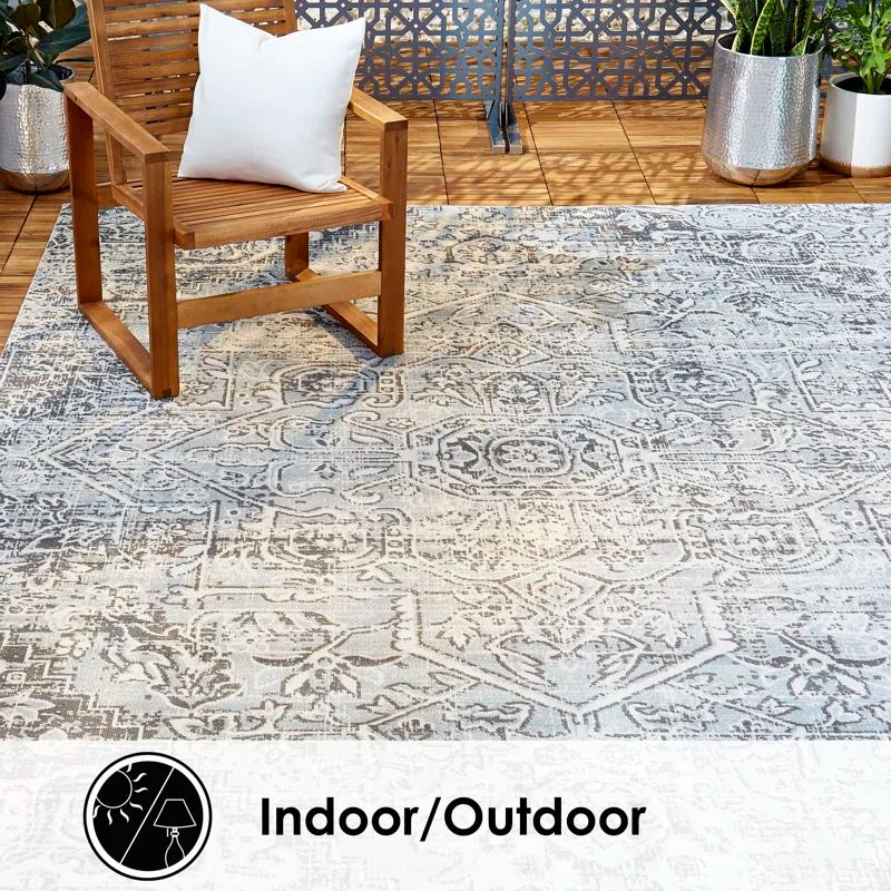 Nicole Miller Nicole Miller New York Patio Sofia Medallion Indoor/Outdoor Area Rug, Light Grey/Dark Grey