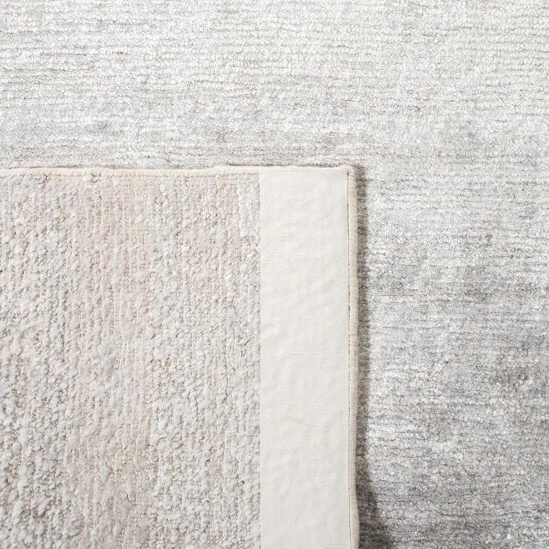 Silver Sky Hand-Knotted Viscose and Cotton Area Rug 4' x 6'