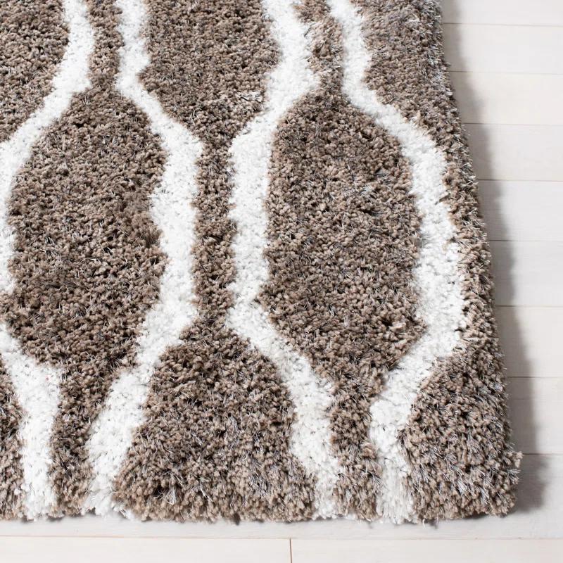 Safavieh Barcelona Shag Hand Tufted Performance Geometric Rug