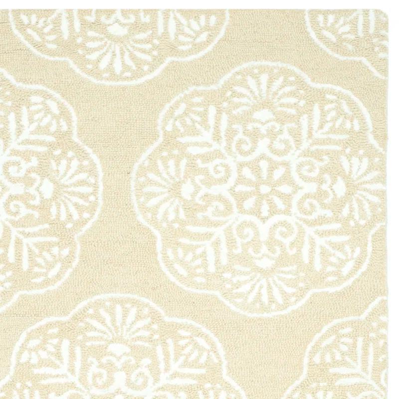 Safavieh Bella Hand Tufted Wool Floral Rug