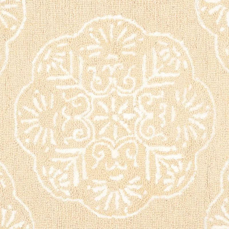 Safavieh Bella Hand Tufted Wool Floral Rug