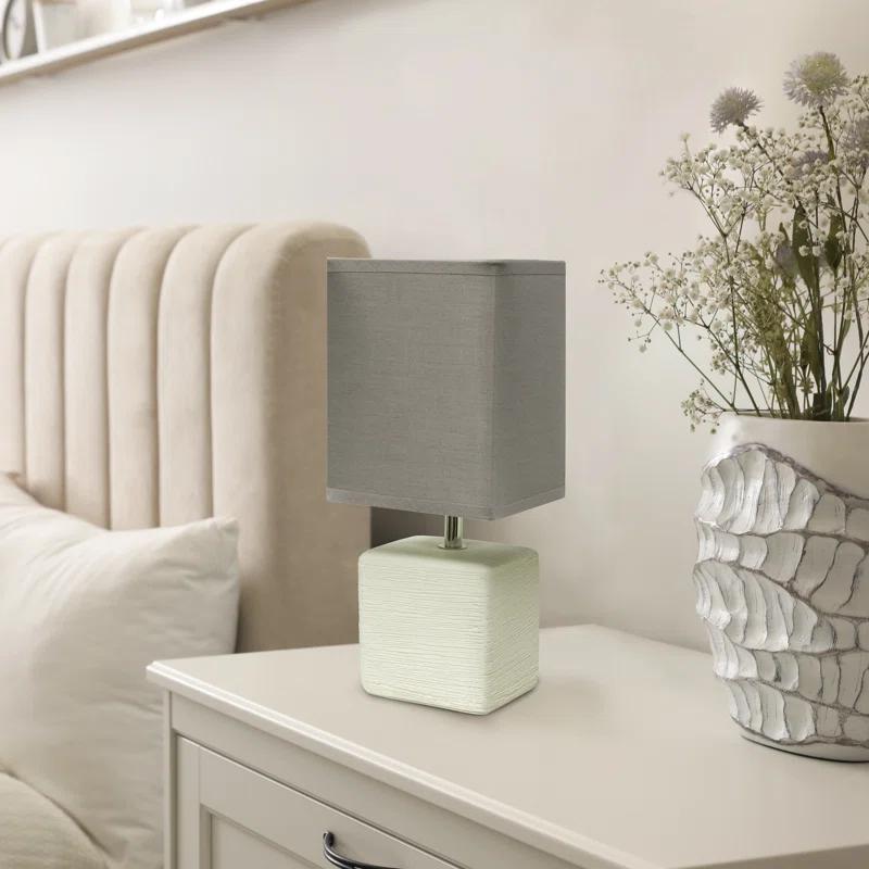Eagarville Table Lamp