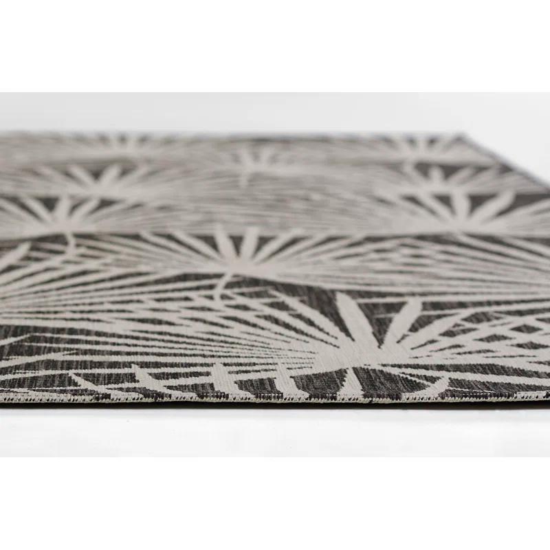 Novogratz Villa Floral Gray/White Indoor / Outdoor Area Rug