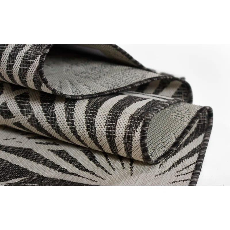 Novogratz Villa Floral Gray/White Indoor / Outdoor Area Rug