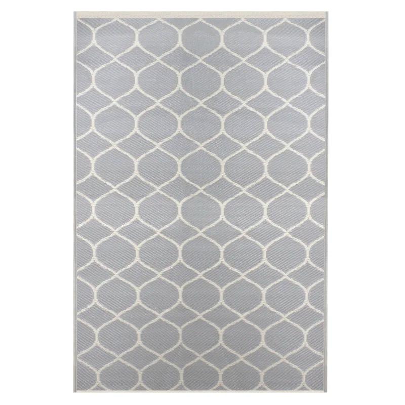 Honeycomb Haven 4' x 6' Gray and Beige Synthetic Outdoor Rug