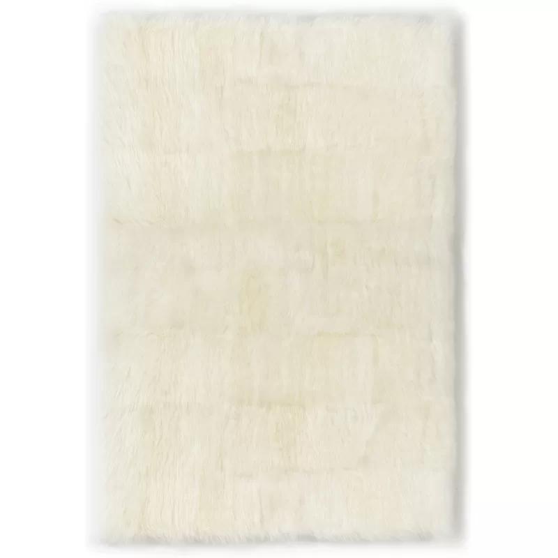Ivory Elegance 4' x 6' Handmade Cotton Sheepskin Area Rug