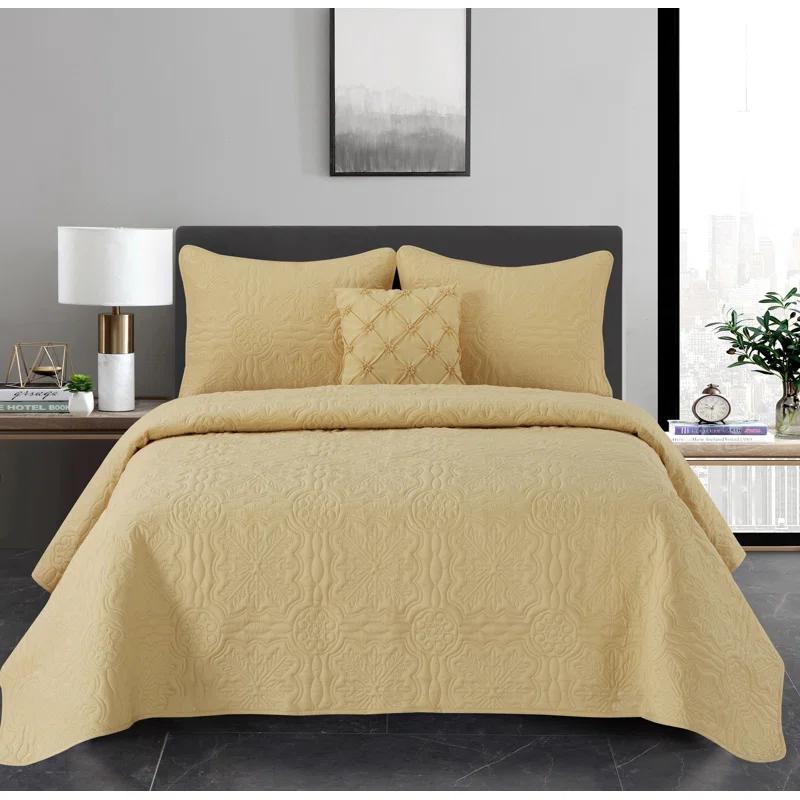 Yellow Queen Microfiber Reversible Quilt Set