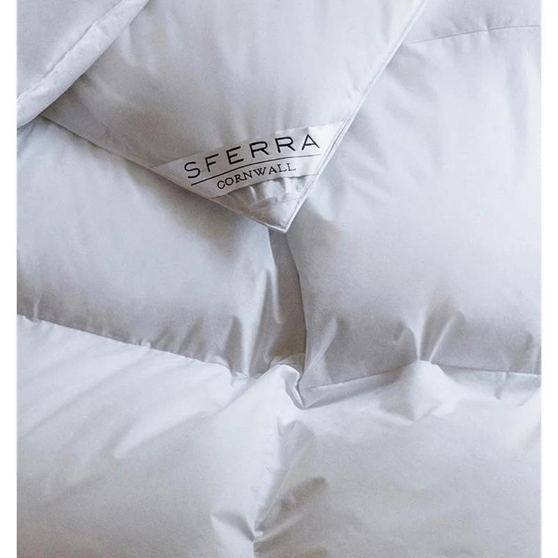 Luxurious King White Goose Down Comforter with Cotton Batiste