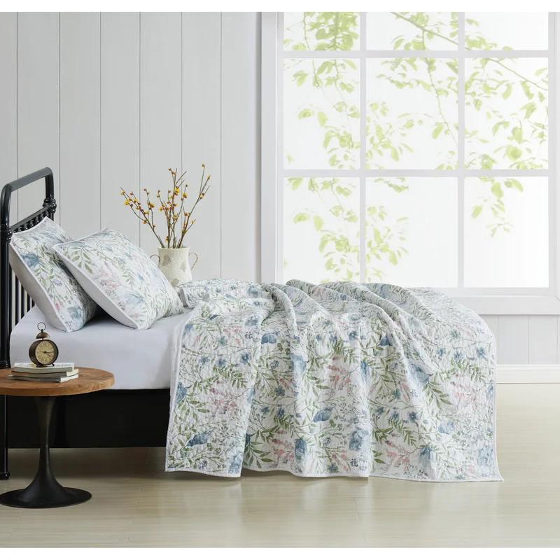 Field Blue and Green Floral Reversible Full Quilt Set