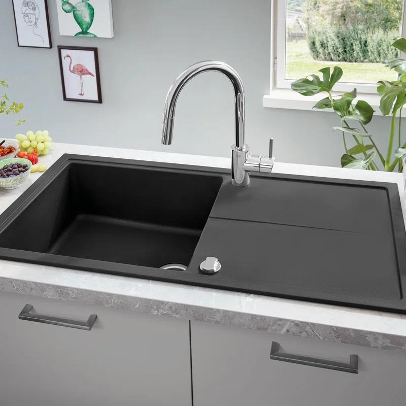 Modern Sleek Chrome Kitchen Faucet with Pull-Out Spray