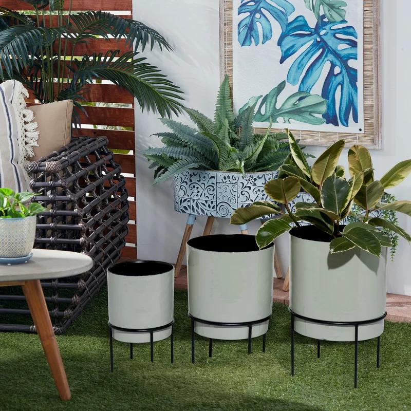 Beige Metal Contemporary Indoor/Outdoor Pot Planter Set