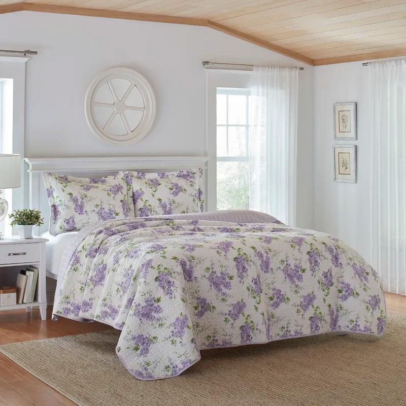 Lilac Wisteria and Green Leaves Reversible Cotton Quilt Set, Full/Queen