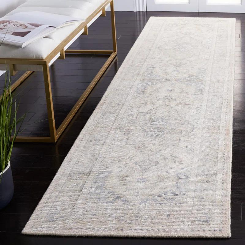 Safavieh Hand Loomed 50% Wool, 50% Viscose Oriental Rug
