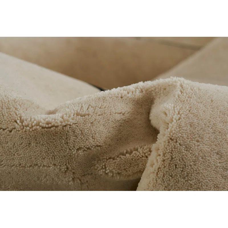 Shayla Hand-Tufted Wool Rug - White / 2'6" x 8'