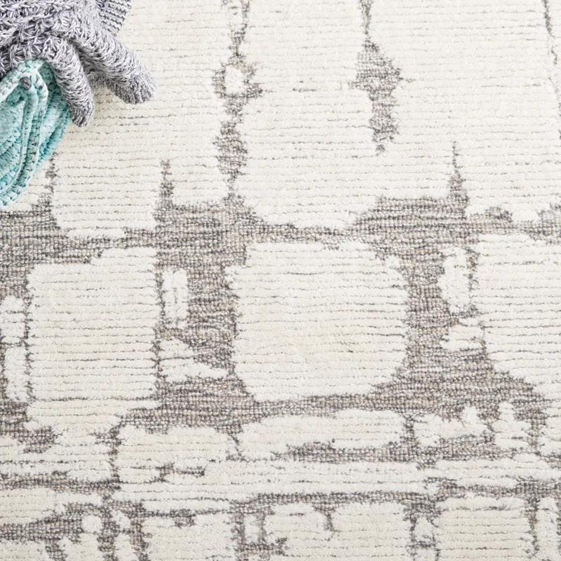 Martha Stewart Rugs Martha Stewart 4533 Hand Tufted Wool/Cotton Rug in Light Gray/Ivory