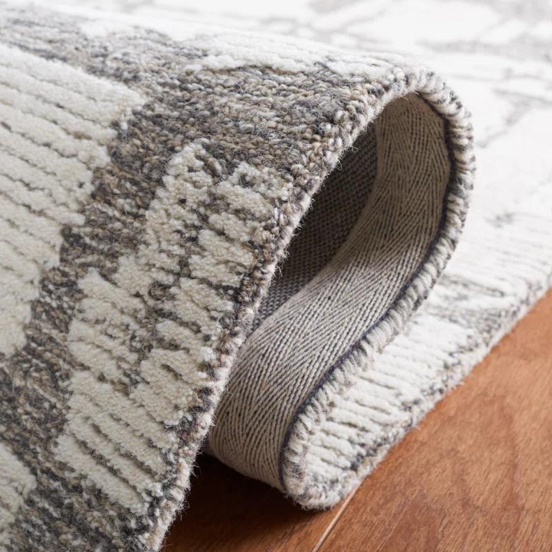 Martha Stewart Rugs Martha Stewart 4533 Hand Tufted Wool/Cotton Rug in Light Gray/Ivory