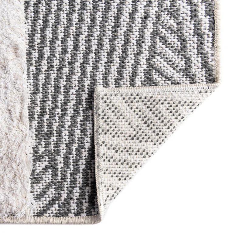 Soto Casa Collection 8' x 10' Geometric Cotton Area Rug in Gray