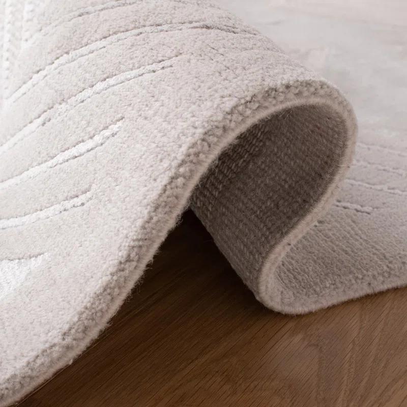 Monroe Chevron Sterling 2' x 3' Hand-Knotted Wool-Viscose Rug