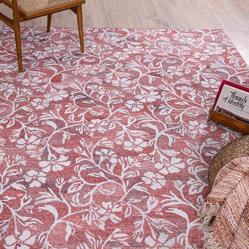 Ivory and Coral Floral Hand-Tufted Synthetic Rug 2' x 3'