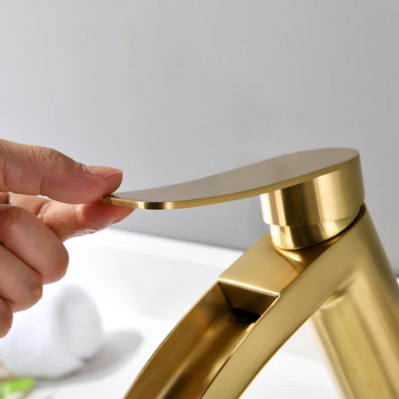 Single-Hole Single-handle Bathroom Faucet with Drain Assembly