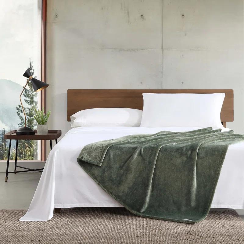 Luxurious Sherpa Fleece Reversible Throw Blanket, Green, 50"x60"