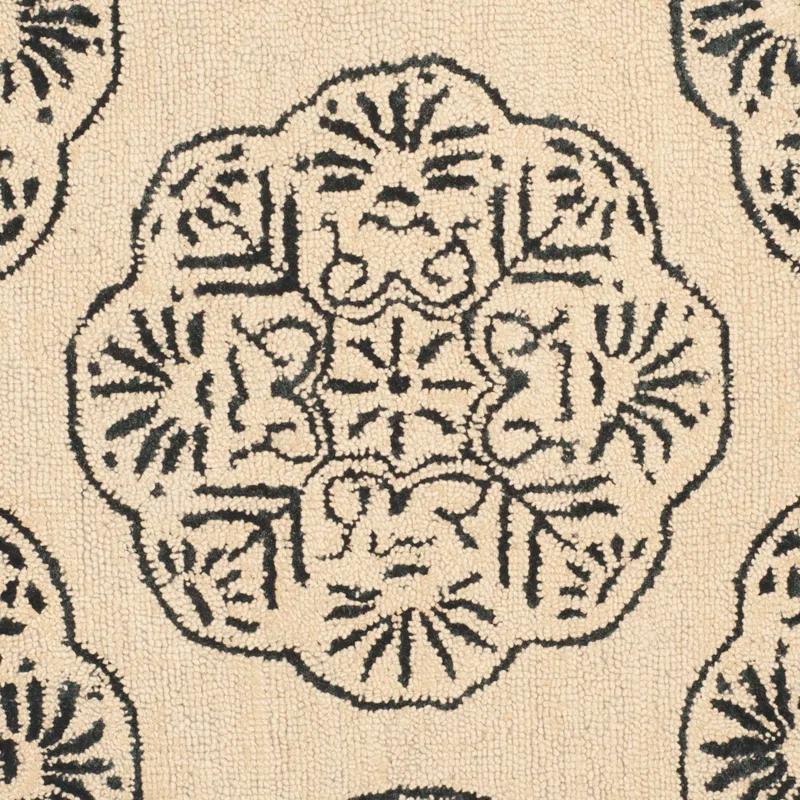 Safavieh Bella Hand Tufted Wool Damask Rug