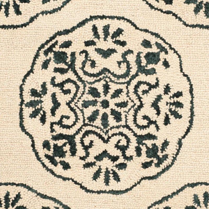 Safavieh Bella Hand Tufted Wool Damask Rug
