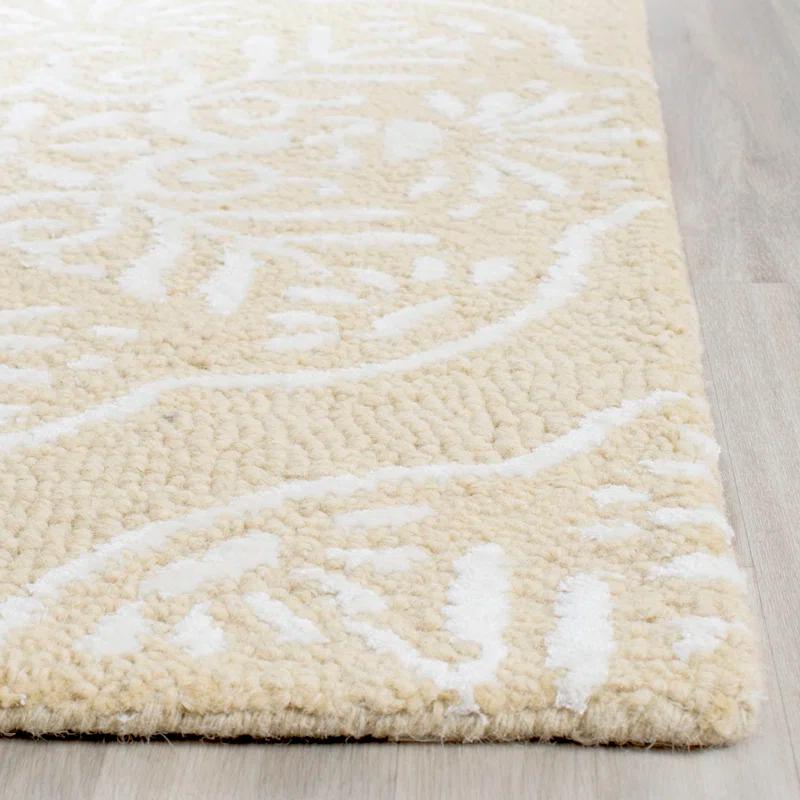 Safavieh Bella Hand Tufted Wool Floral Rug