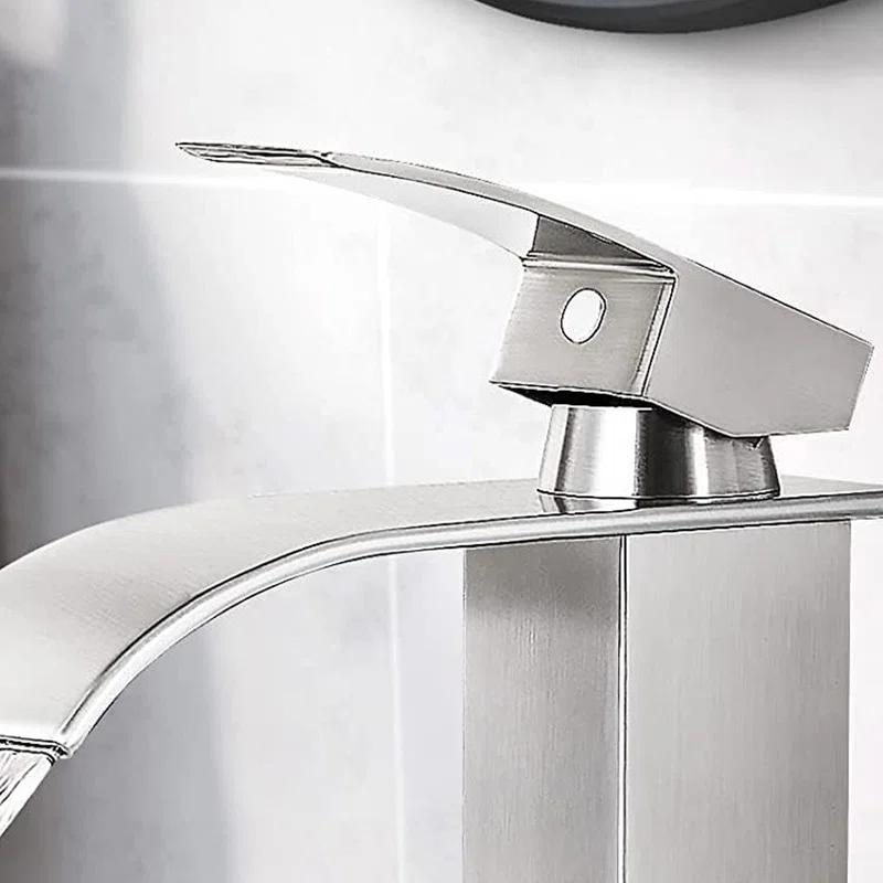 Bathroom Faucet, Single Handle Bathroom Faucets for 1 or 3 Hole Bathroom Sink Faucet