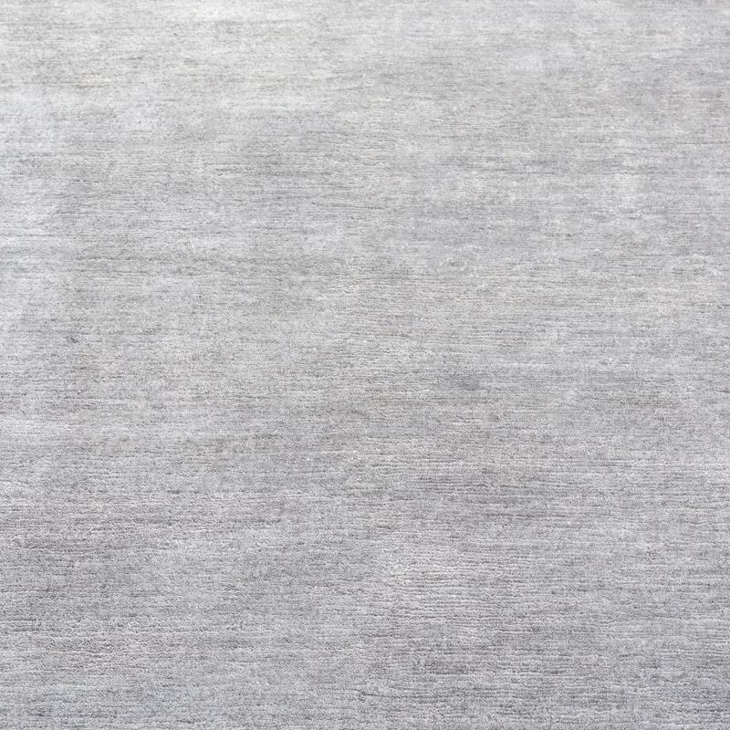 Fairfax Heathered Gray 6' x 9' Hand-Knotted Viscose and Cotton Rug