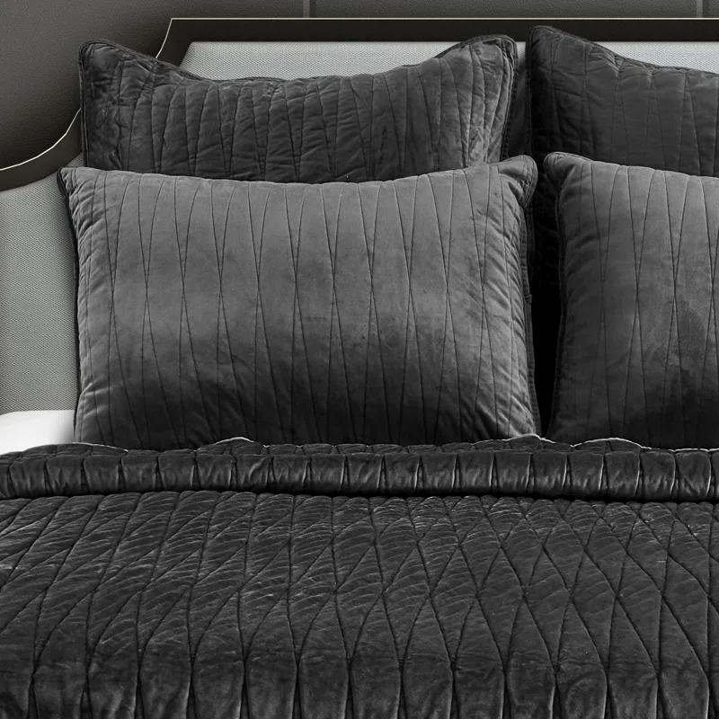 Brielle Premium Modern & Contemporary Velvet Quilt Set