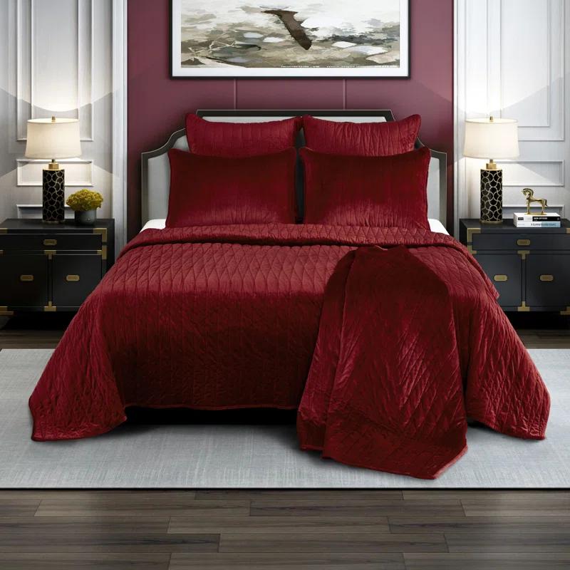 Brielle Premium Modern & Contemporary Velvet Quilt Set