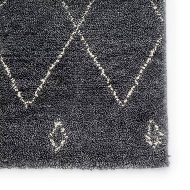 Hand-Knotted Gray Diamond Wool Area Rug 8' x 10'