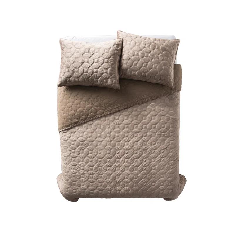 Harper 3 Piece Velvet Quilt Set