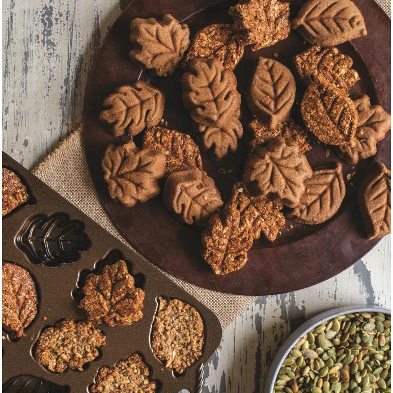 Nordic Ware Nordic Ware Non-Stick Novelty Leaf-Lettes Cakelet Pan