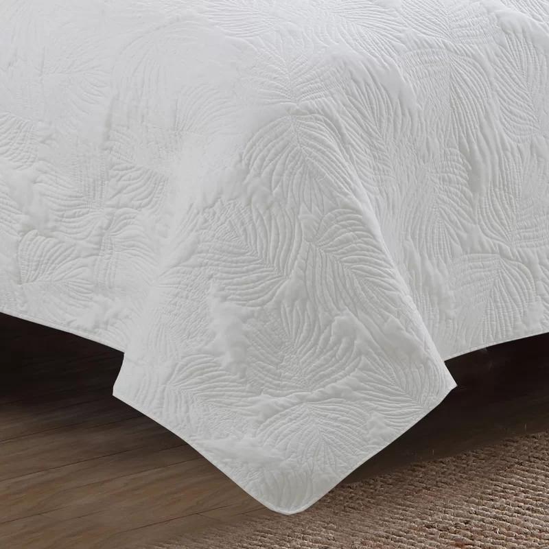 Estate Leaf Stitch Full/Queen Microfiber Quilt Set in White