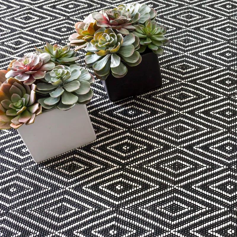 Ivory Diamond Harmony 6' x 9' Flatwoven Synthetic Area Rug