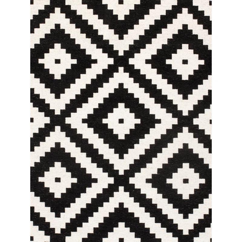 Pasargad Geometric Black/White Area Rug