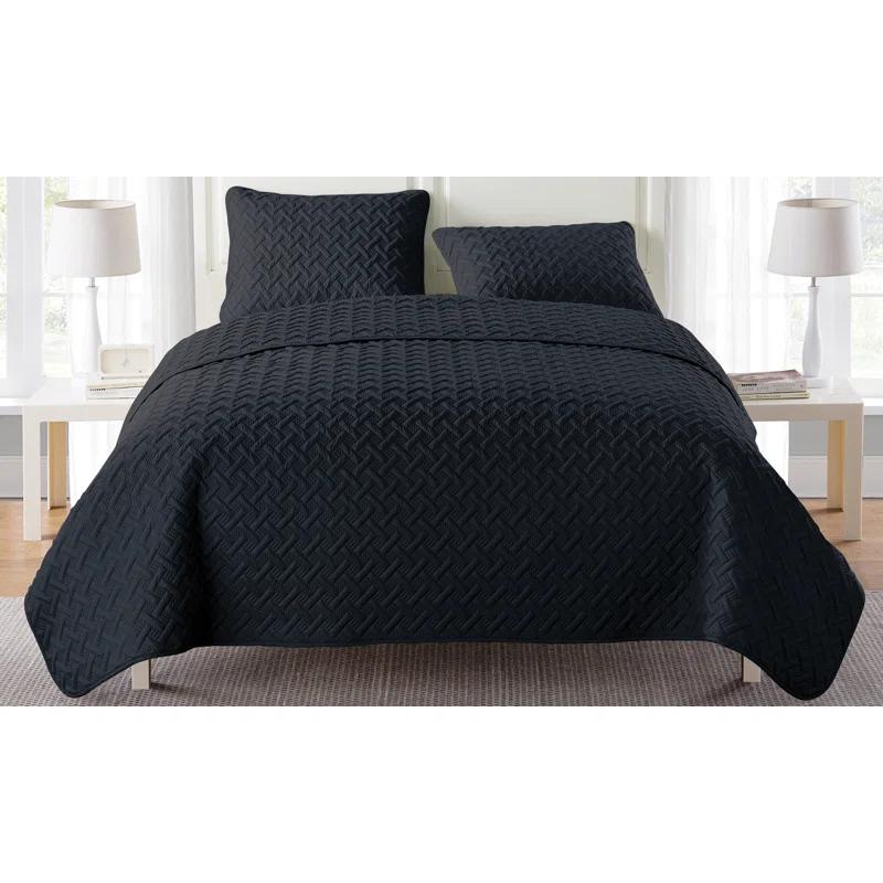 Nina Embossed Basketweave Quilt Set