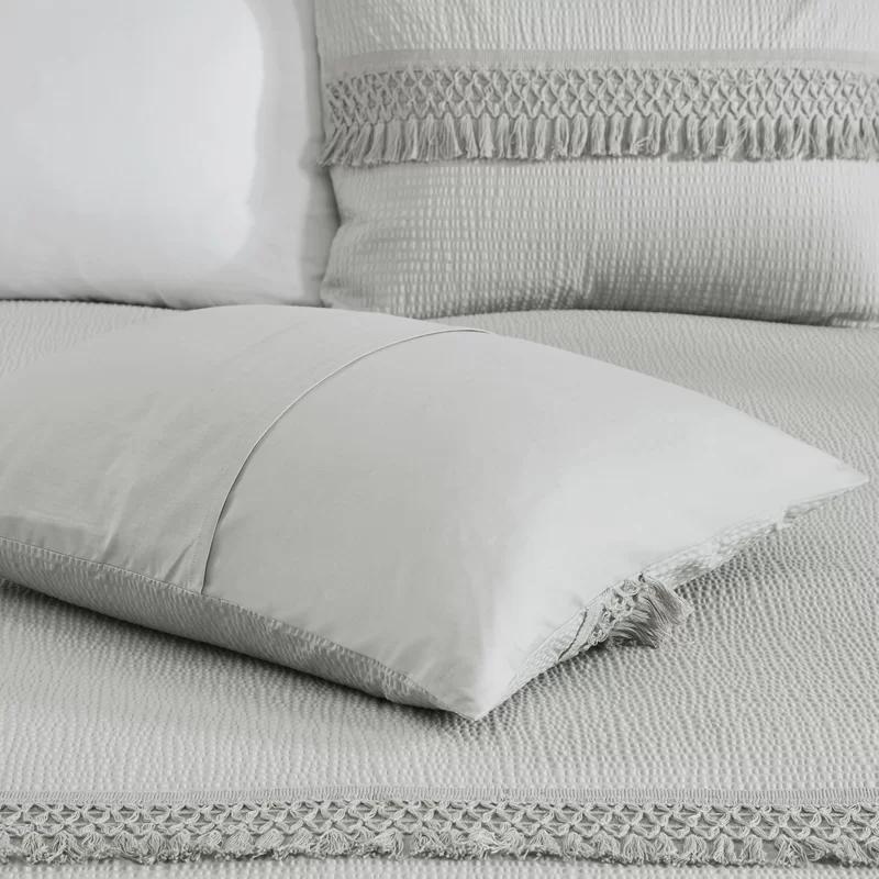 Amaya Ivory Full/Queen Cotton Seersucker Duvet Set with Tassel Trims