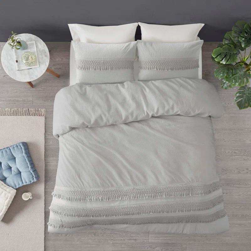 Amaya Ivory Full/Queen Cotton Seersucker Duvet Set with Tassel Trims